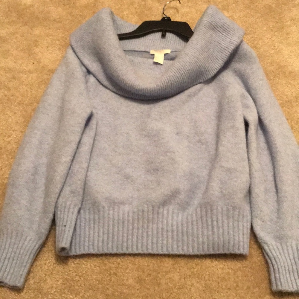 Crowl neck sweater